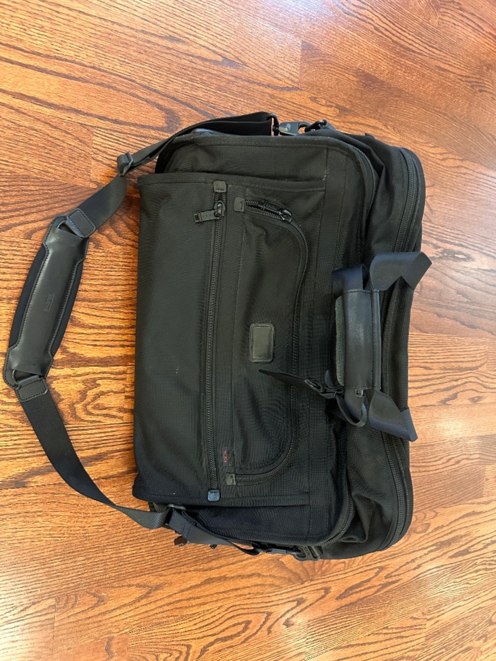 Tumi rolling carryon duffel bag - Picture 2 of 9